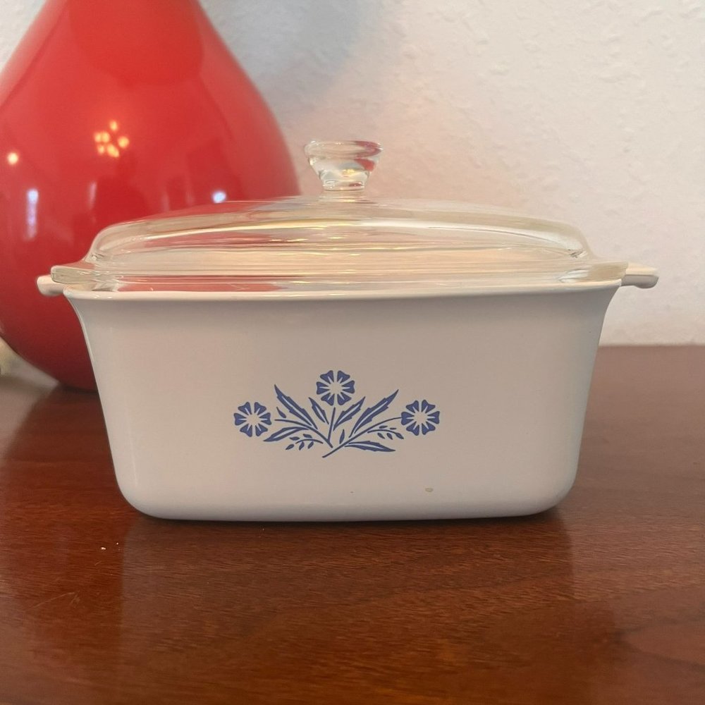 Vintage Corning Ware Corn Flower Casserole Dishes  (P-4-B) with Clear Lid